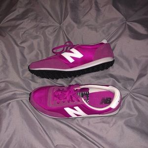 New Balance Women’s 410 size 10 Magenta